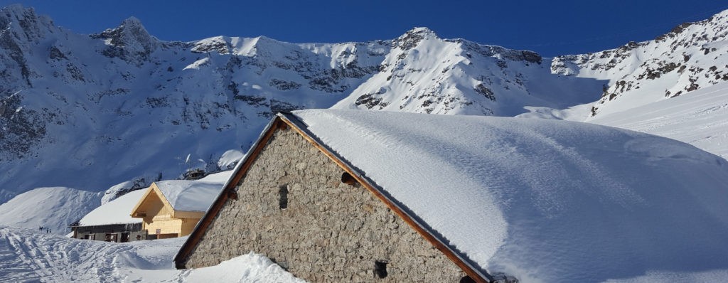 raquette a neige-nuit-refuge-loriaz